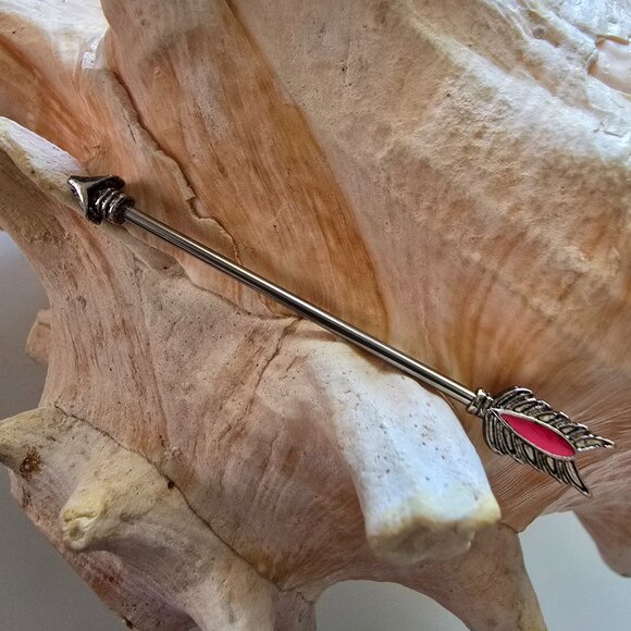 14G Arrow industrial barbell with red enamel externally threaded scaffold jewelr - Picture 1 of 2